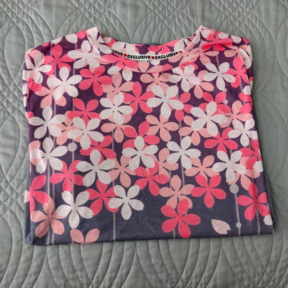 Women's t-shirt